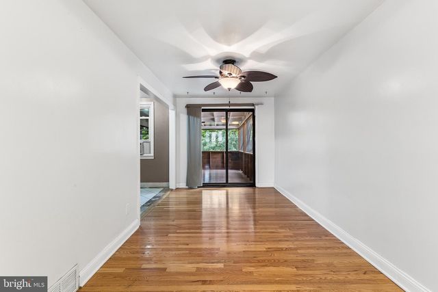 390 GLEN COVE, Collingdale, PA 19023
