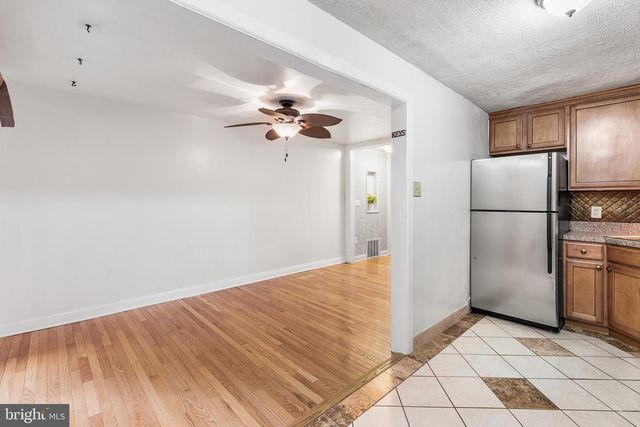 390 GLEN COVE, Collingdale, PA 19023