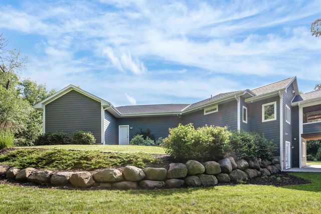 11702 N Heritage Ridge, Edgerton, WI 53534