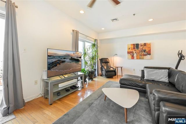 86 Clinton Street 4, Hoboken, NJ 07030