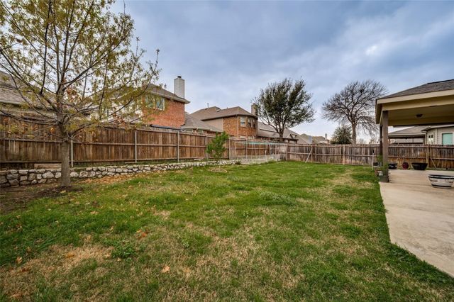 824 Water Garden Circle, Little Elm, TX 75068