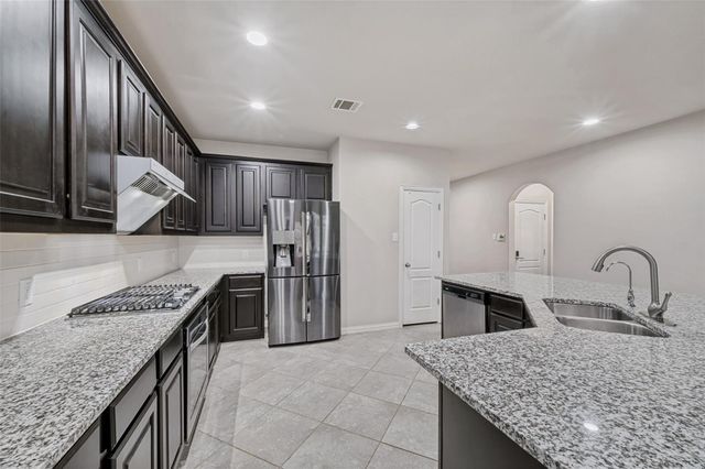 824 Water Garden Circle, Little Elm, TX 75068