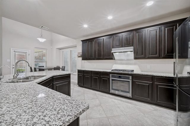 824 Water Garden Circle, Little Elm, TX 75068