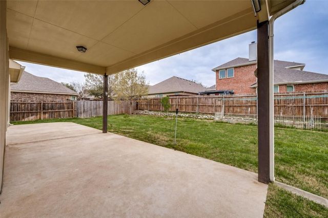 824 Water Garden Circle, Little Elm, TX 75068
