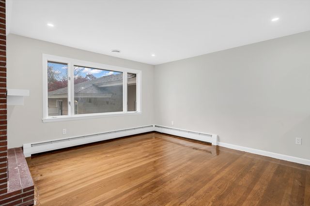 35 Peters St 1, North Andover, MA 01845