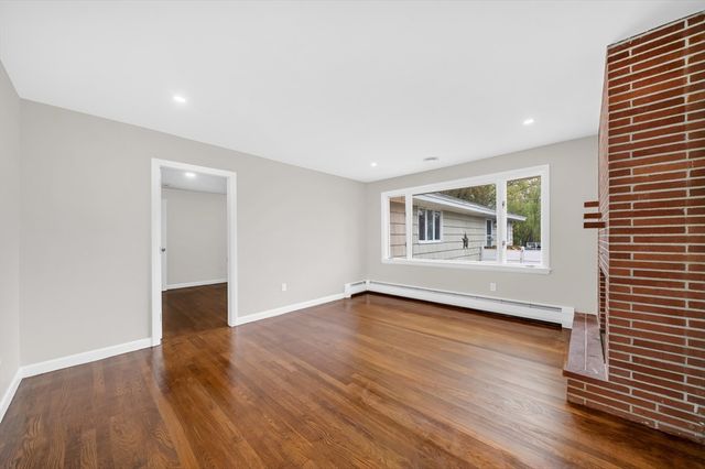 35 Peters St 1, North Andover, MA 01845