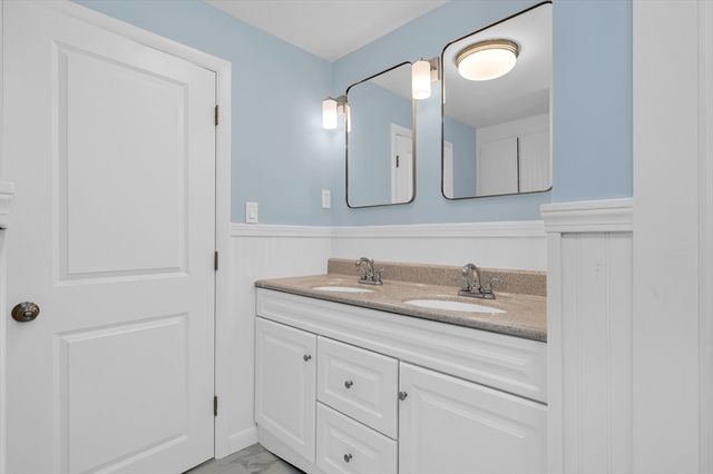 35 Peters St 1, North Andover, MA 01845
