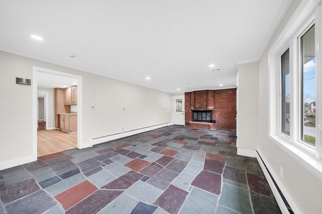 35 Peters St 1, North Andover, MA 01845