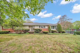 35 Peters St 1, North Andover, MA 01845