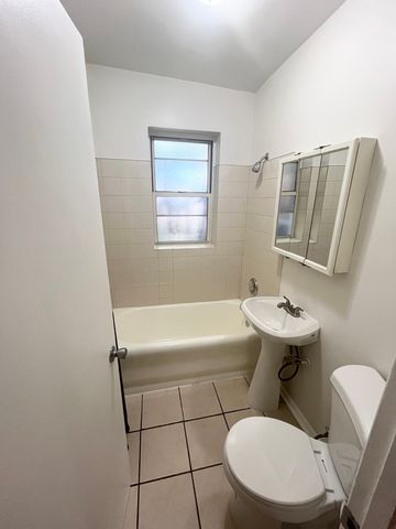 950 N Kildare Avenue 1, Chicago, IL 60651