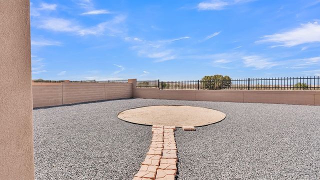 2819 KINGS CANYON Loop NE, Rio Rancho, NM 87144