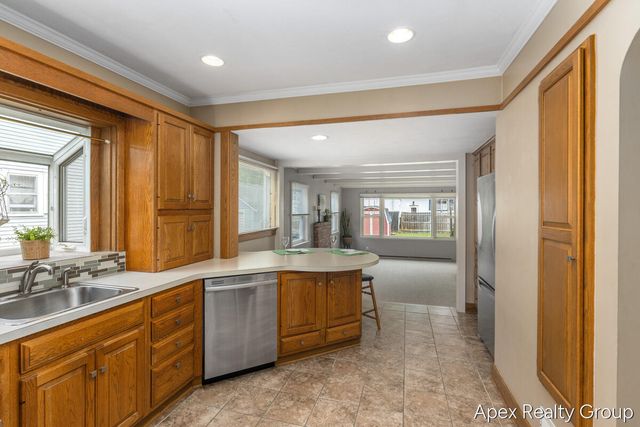 555 E Central Avenue, Zeeland, MI 49464