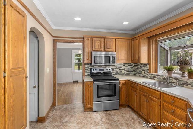 555 E Central Avenue, Zeeland, MI 49464