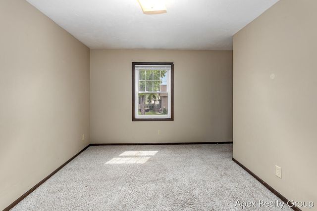 555 E Central Avenue, Zeeland, MI 49464