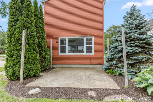 555 E Central Avenue, Zeeland, MI 49464