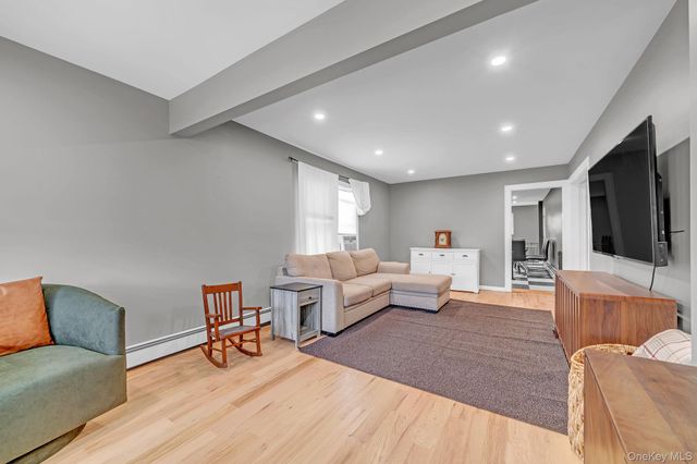93 Overton Street, Deer Park, NY 11729
