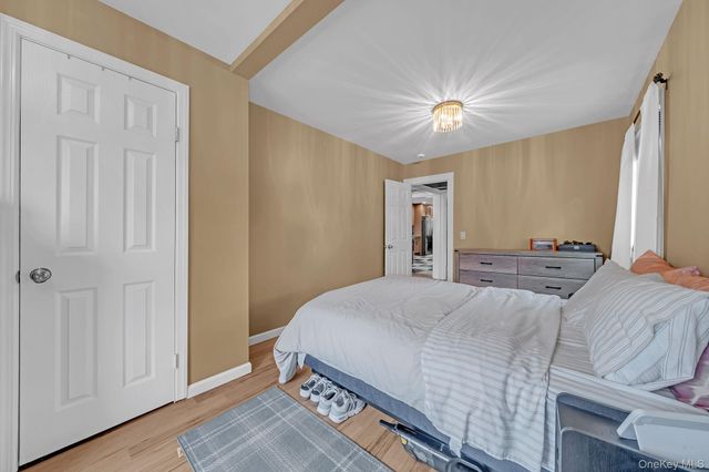 93 Overton Street, Deer Park, NY 11729