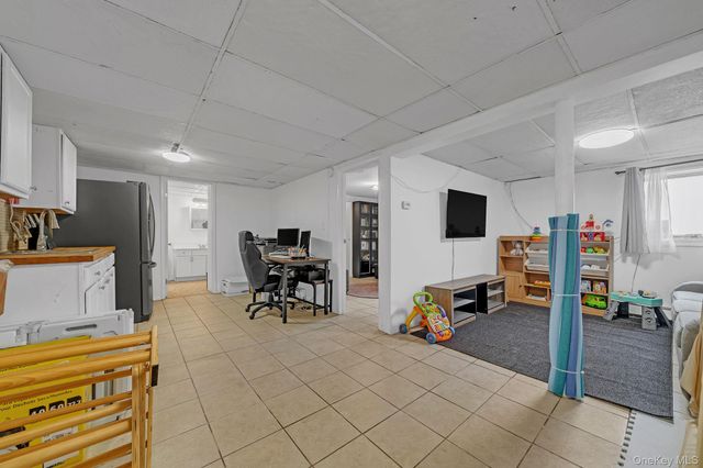 93 Overton Street, Deer Park, NY 11729