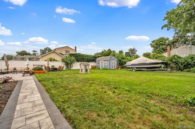 93 Overton Street, Deer Park, NY 11729