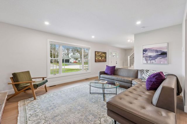 4921 Trillium Lane, Edina, MN 55435