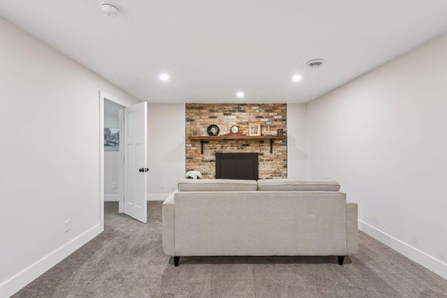 4921 Trillium Lane, Edina, MN 55435