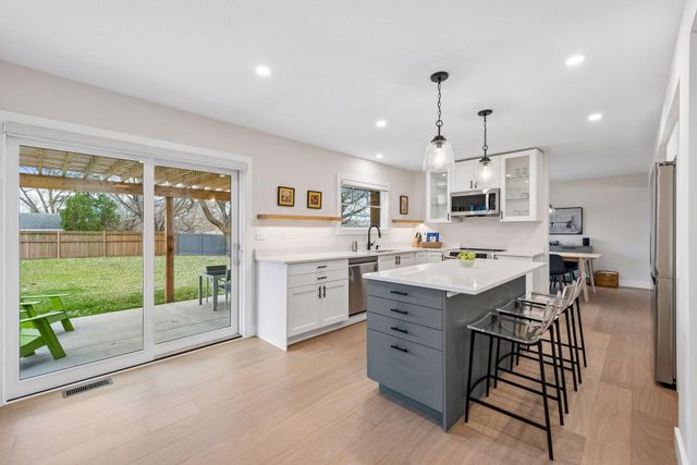 4921 Trillium Lane, Edina, MN 55435