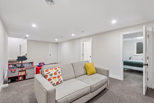 4921 Trillium Lane, Edina, MN 55435