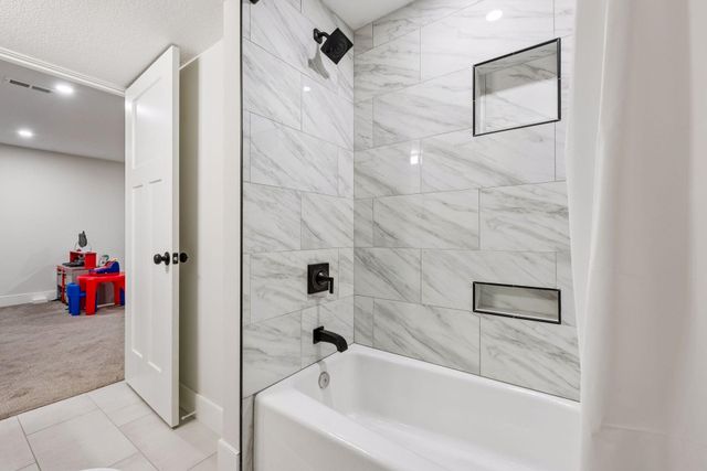 4921 Trillium Lane, Edina, MN 55435