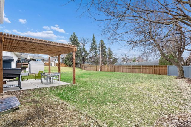 4921 Trillium Lane, Edina, MN 55435