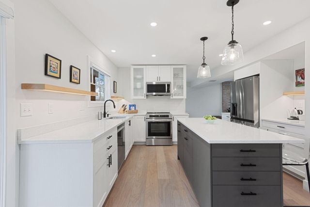 4921 Trillium Lane, Edina, MN 55435