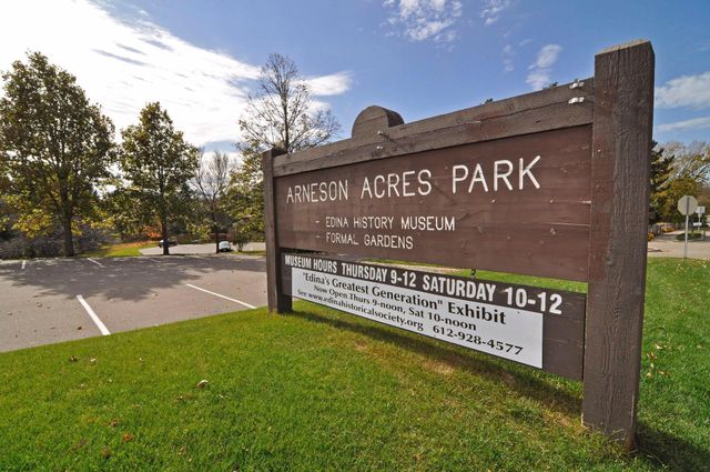 4921 Trillium Lane, Edina, MN 55435