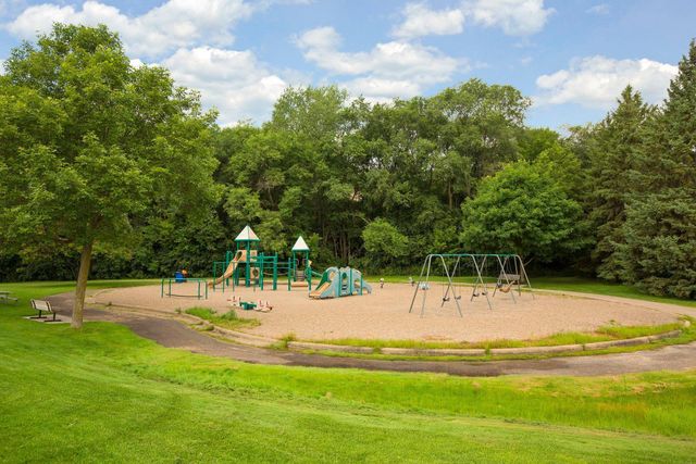 4921 Trillium Lane, Edina, MN 55435