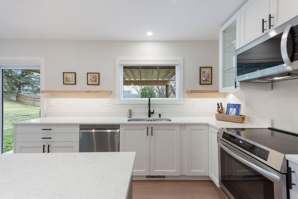4921 Trillium Lane, Edina, MN 55435 — photo 3