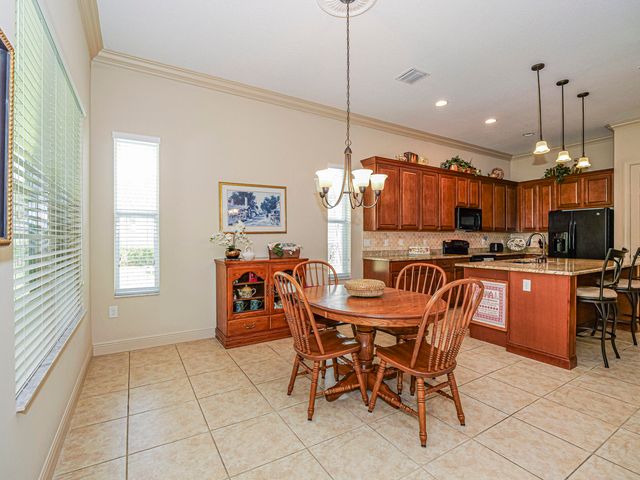 753 SW Fortunella Cir Circle SW, Vero Beach, FL 32968