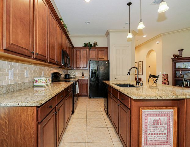 753 SW Fortunella Cir Circle SW, Vero Beach, FL 32968