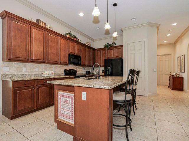 753 SW Fortunella Cir Circle SW, Vero Beach, FL 32968