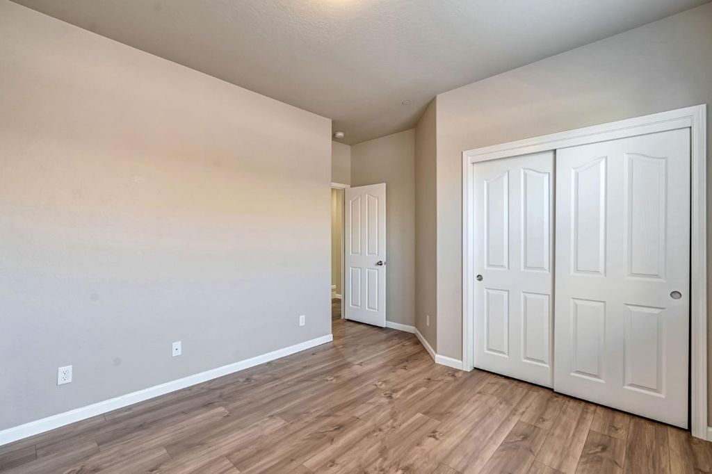 Image 18 of property listing at 10581 N Sierra Vista Avenue, Fresno, CA 93730