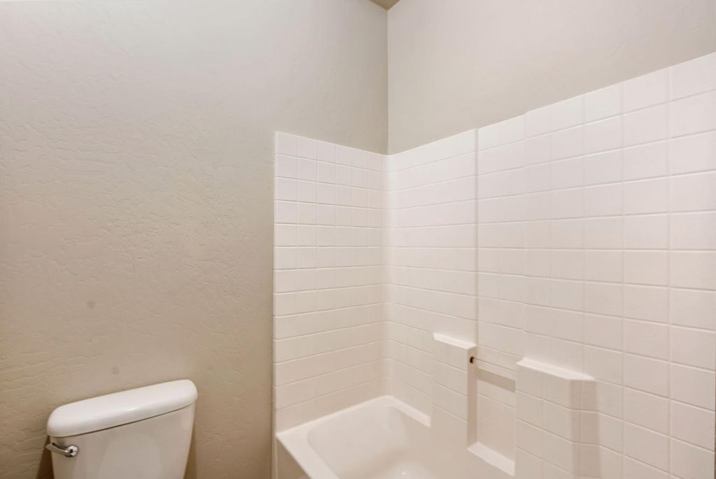 Image 20 of property listing at 10581 N Sierra Vista Avenue, Fresno, CA 93730