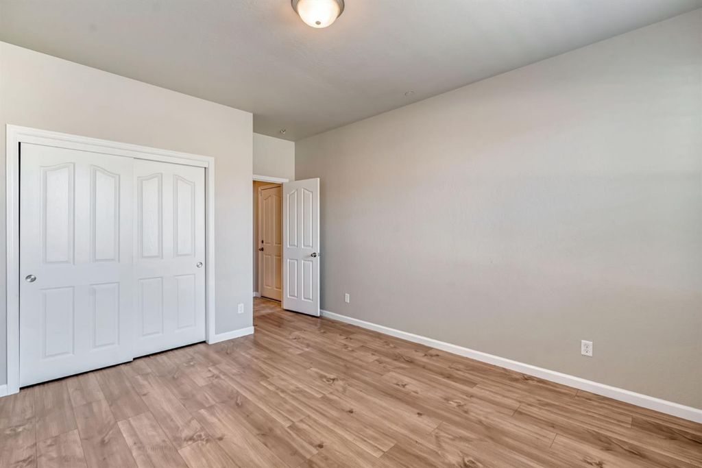 Image 22 of property listing at 10581 N Sierra Vista Avenue, Fresno, CA 93730