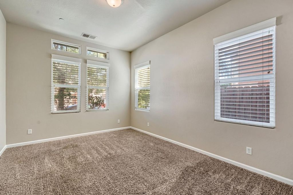 Image 24 of property listing at 10581 N Sierra Vista Avenue, Fresno, CA 93730