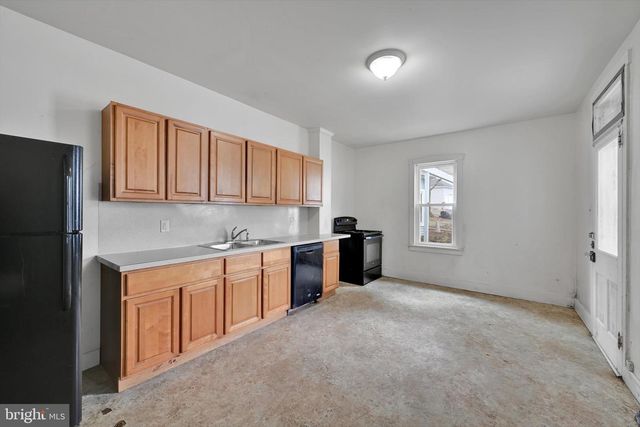 22 W FULTON ST, Ephrata, PA 17522