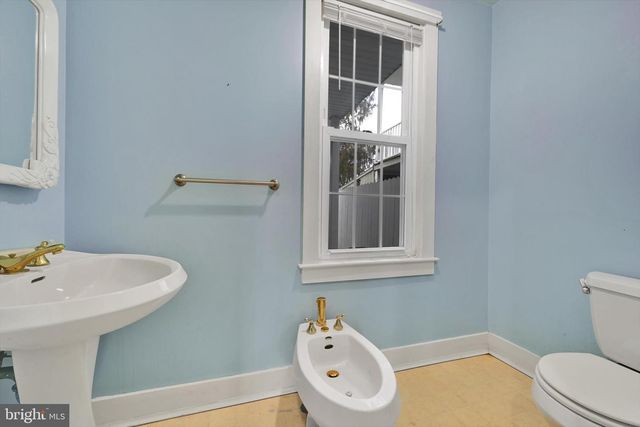 22 W FULTON ST, Ephrata, PA 17522