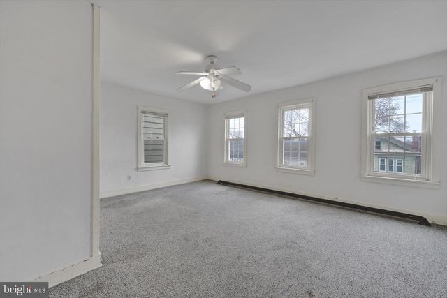 22 W FULTON ST, Ephrata, PA 17522