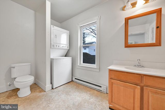 22 W FULTON ST, Ephrata, PA 17522