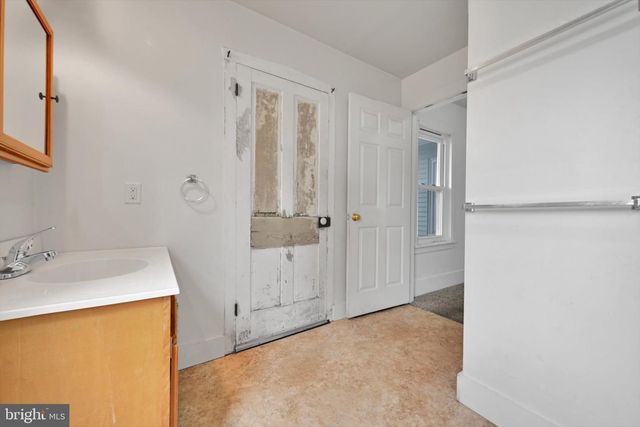 22 W FULTON ST, Ephrata, PA 17522