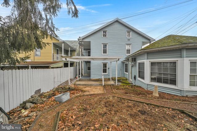 22 W FULTON ST, Ephrata, PA 17522