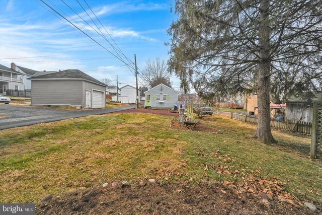 22 W FULTON ST, Ephrata, PA 17522