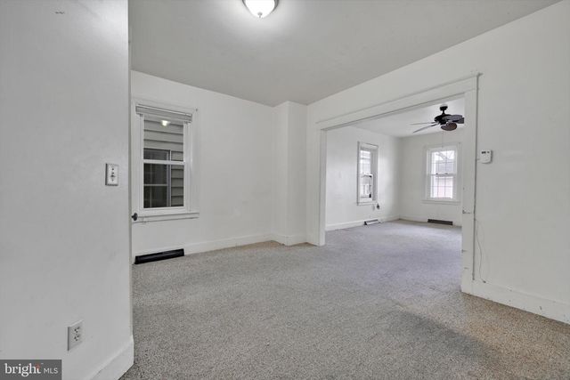 22 W FULTON ST, Ephrata, PA 17522