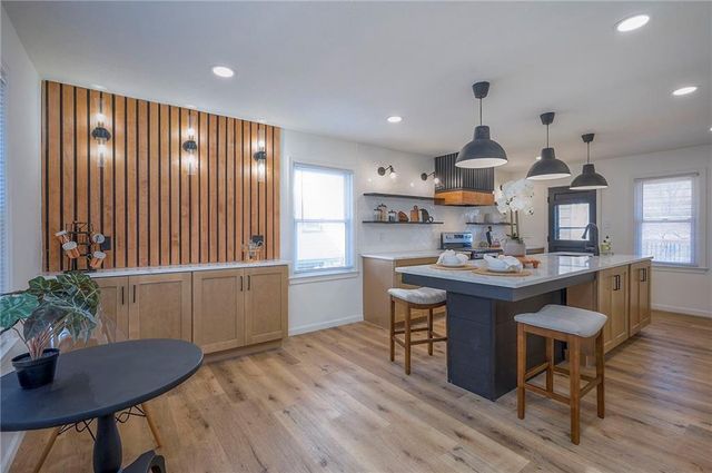 6531 Holmes Road, Kansas City, MO 64131