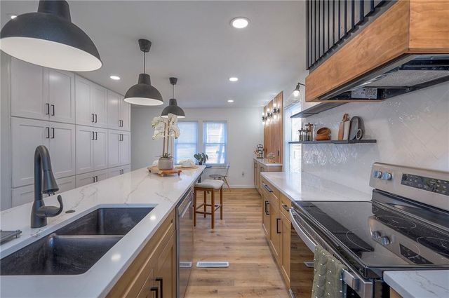 6531 Holmes Road, Kansas City, MO 64131